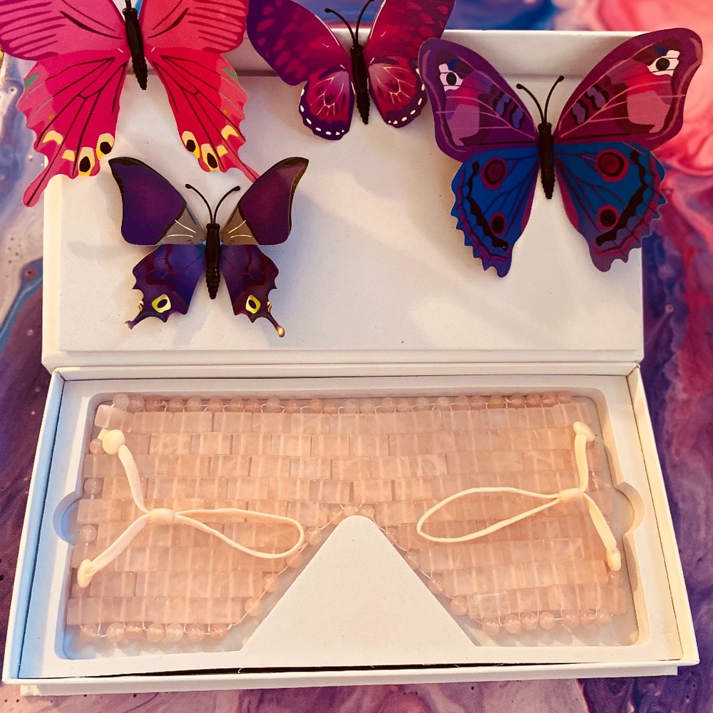 Rose Quartz Face Mask with Adjustable Straps – Luxurious Crystal Skincare Ritual